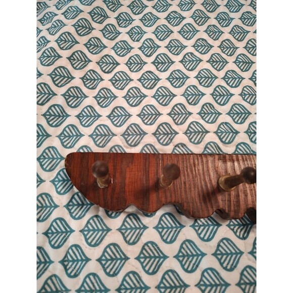 Vintage MCM Brown Wood Key Shaped Key Ring Hook Holder  Pegs 14.5 x 6.25" - Picture 4 of 12